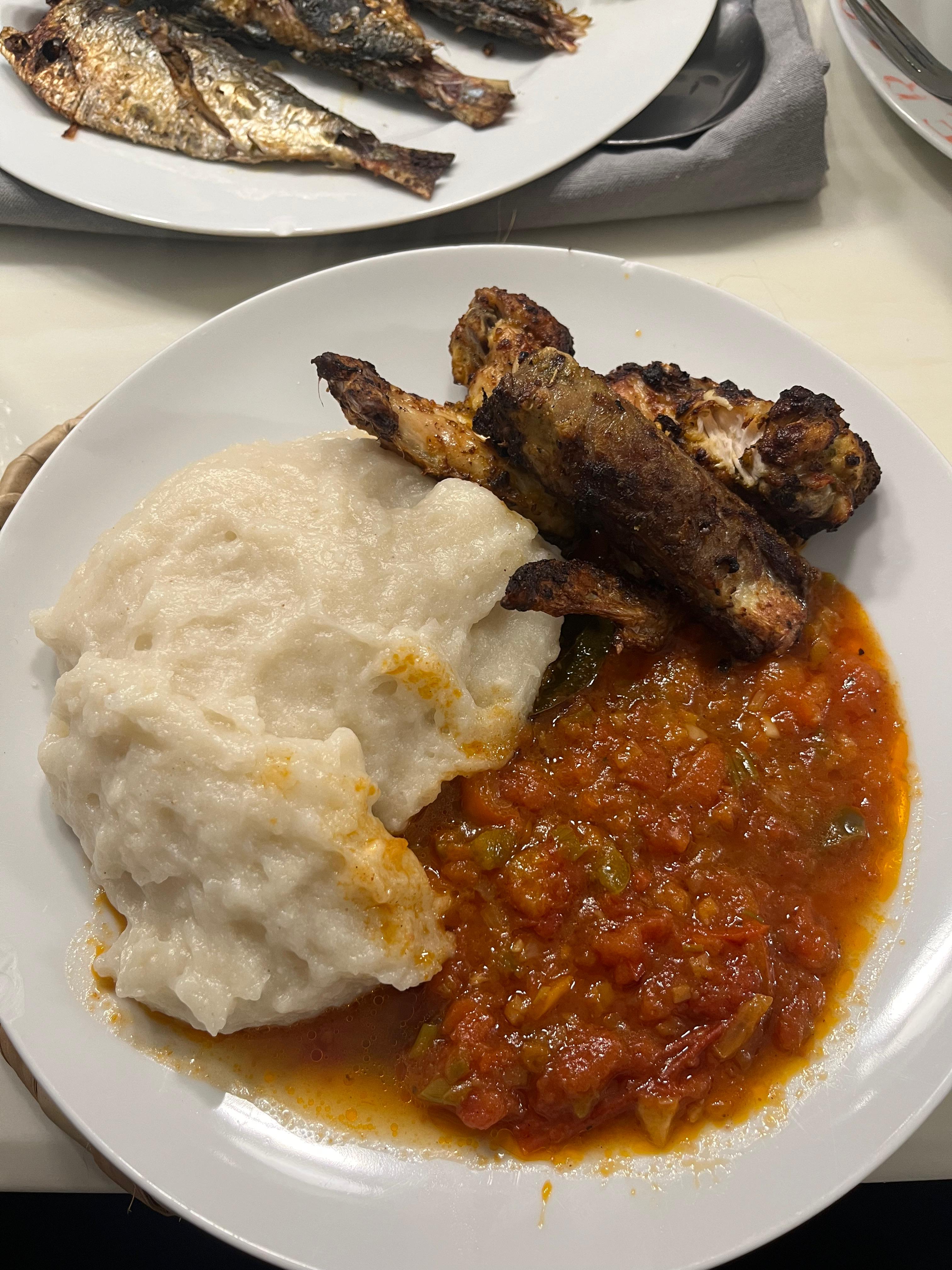 Funge with tomato sauce